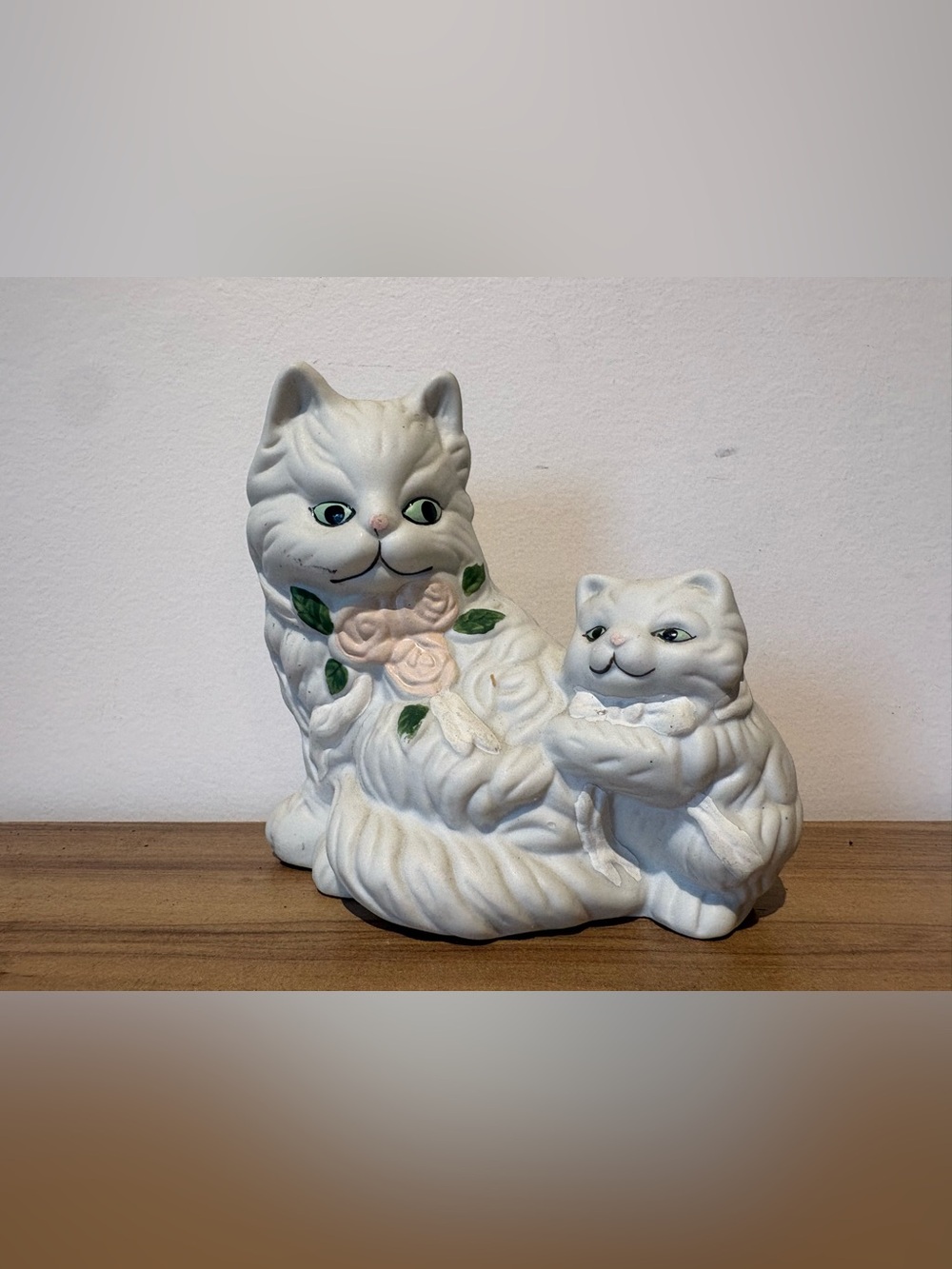 White Ceramic Cat Figurine with Pink Rose Detail - Decorative Pet Statue